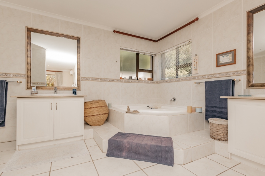 4 Bedroom Property for Sale in Welgedacht Western Cape